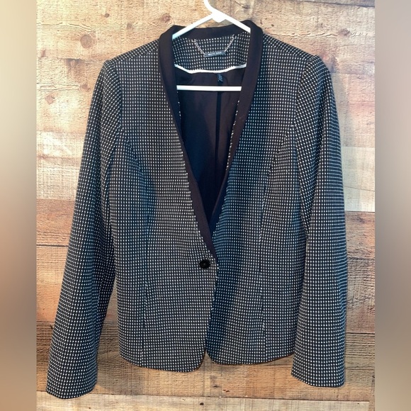 White House Black Market Jackets & Blazers - White House Black Market houndstooth blazer